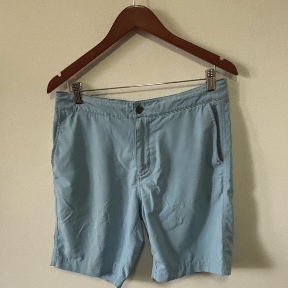 Faherty All Day™ Short 2.0 (7") - Deep Marine - Picture 1 of 4